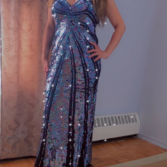 Beautiful evening dress - Picture 1 of 3